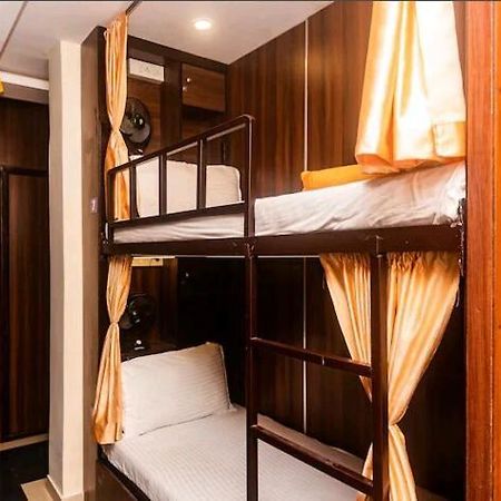 Almas Dormitory 24 Hours Aircondition Mumbai Exteriör bild