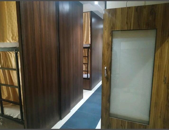 Almas Dormitory 24 Hours Aircondition Mumbai Exteriör bild
