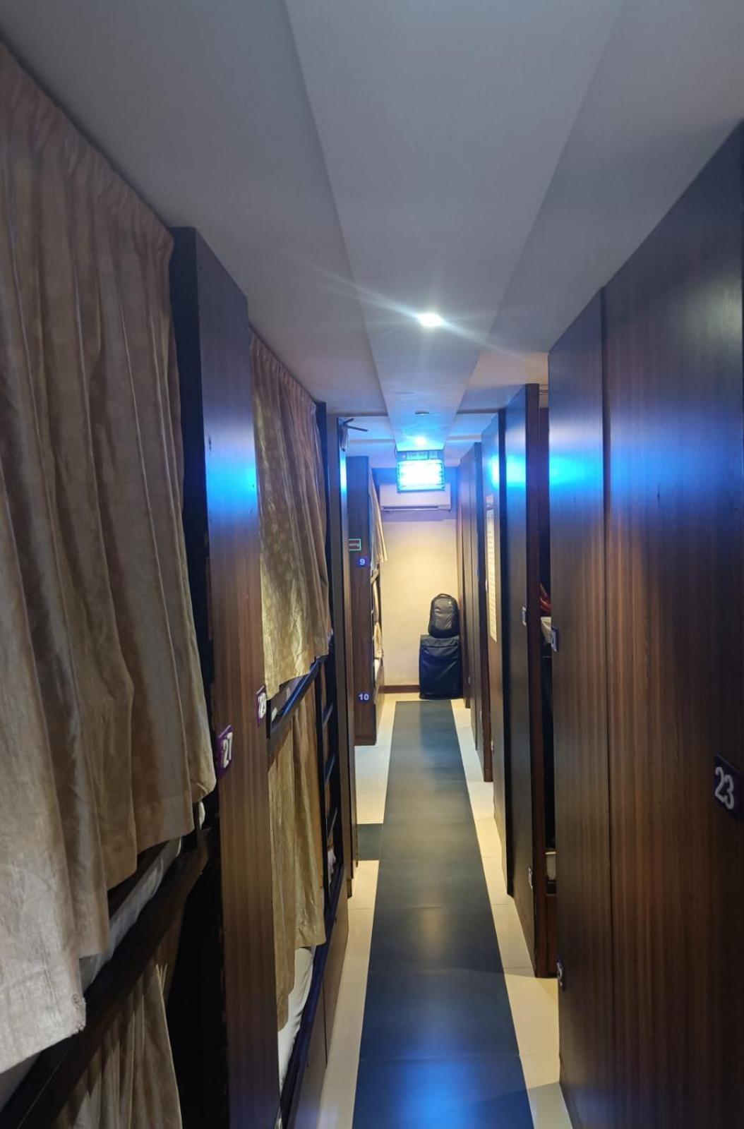 Almas Dormitory 24 Hours Aircondition Mumbai Exteriör bild