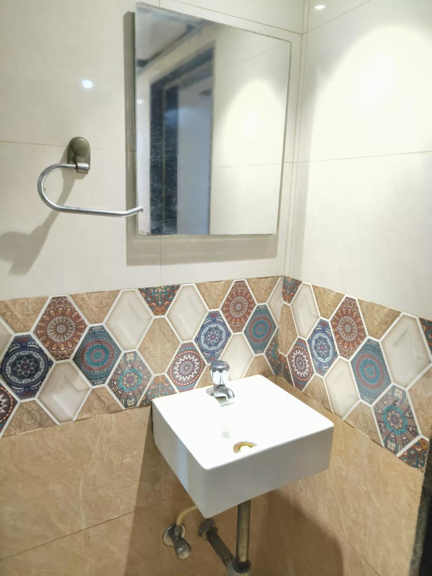 Almas Dormitory 24 Hours Aircondition Mumbai Exteriör bild