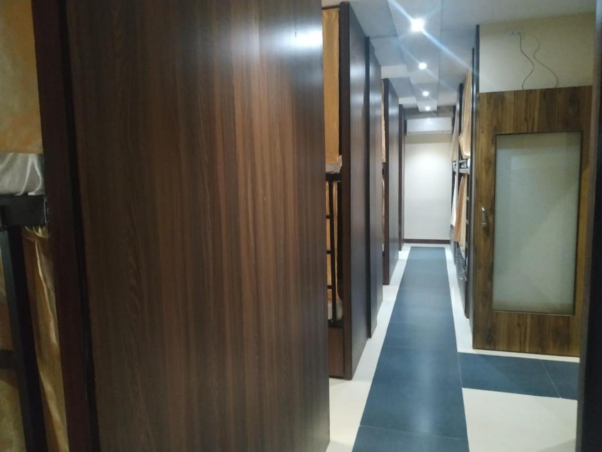Almas Dormitory 24 Hours Aircondition Mumbai Exteriör bild